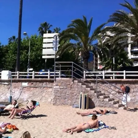 Apartment 2 Pieces Avec Piscine, 150 M De La Plage. Cannes