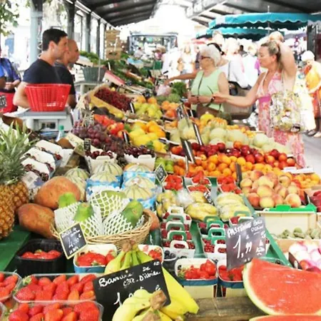 2 Pieces Avec Piscine, 150 M De La Plage. Apartamento