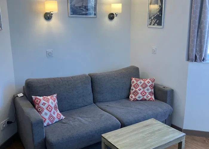 2 Pieces Avec Piscine, 150 M De La Plage. * Канны