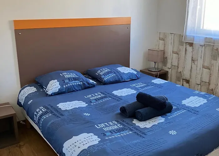 2 Pieces Avec Piscine, 150 M De La Plage. Апартаменты Канны