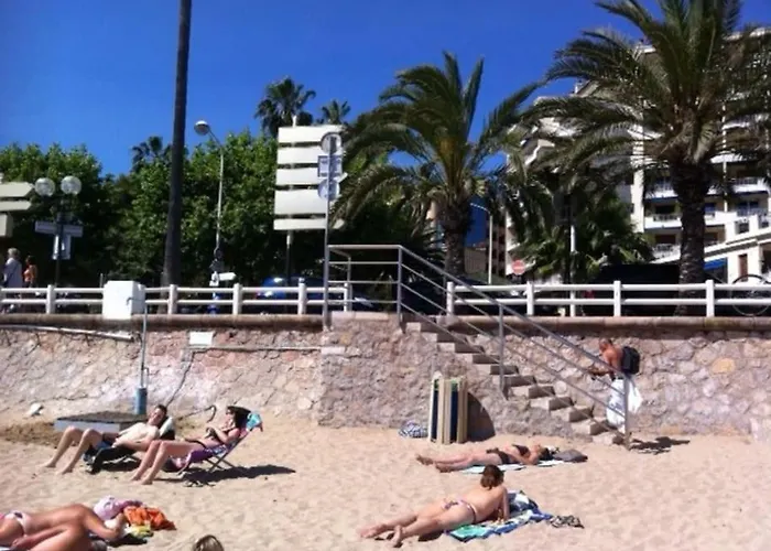 Апартаменты 2 Pieces Avec Piscine, 150 M De La Plage. Канны