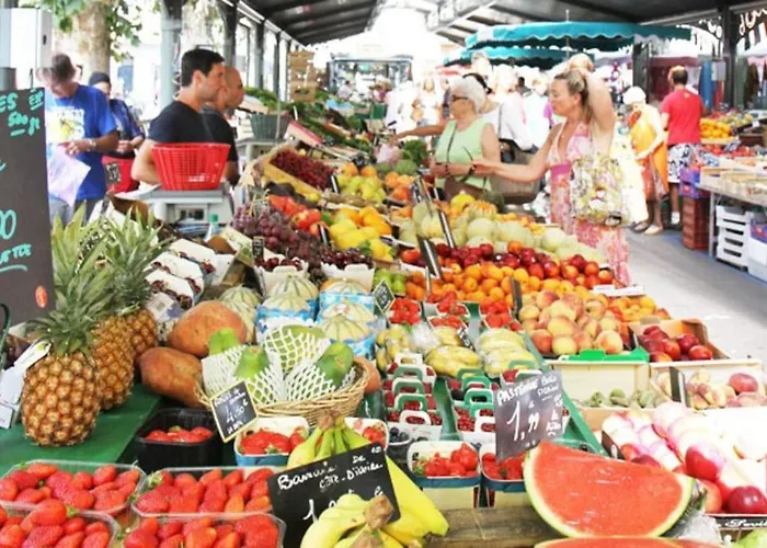 2 Pieces Avec Piscine, 150 M De La Plage. Апартаменты