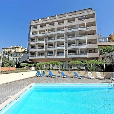 2 Pieces Avec Piscine, 150 M De La Plage. Apartament